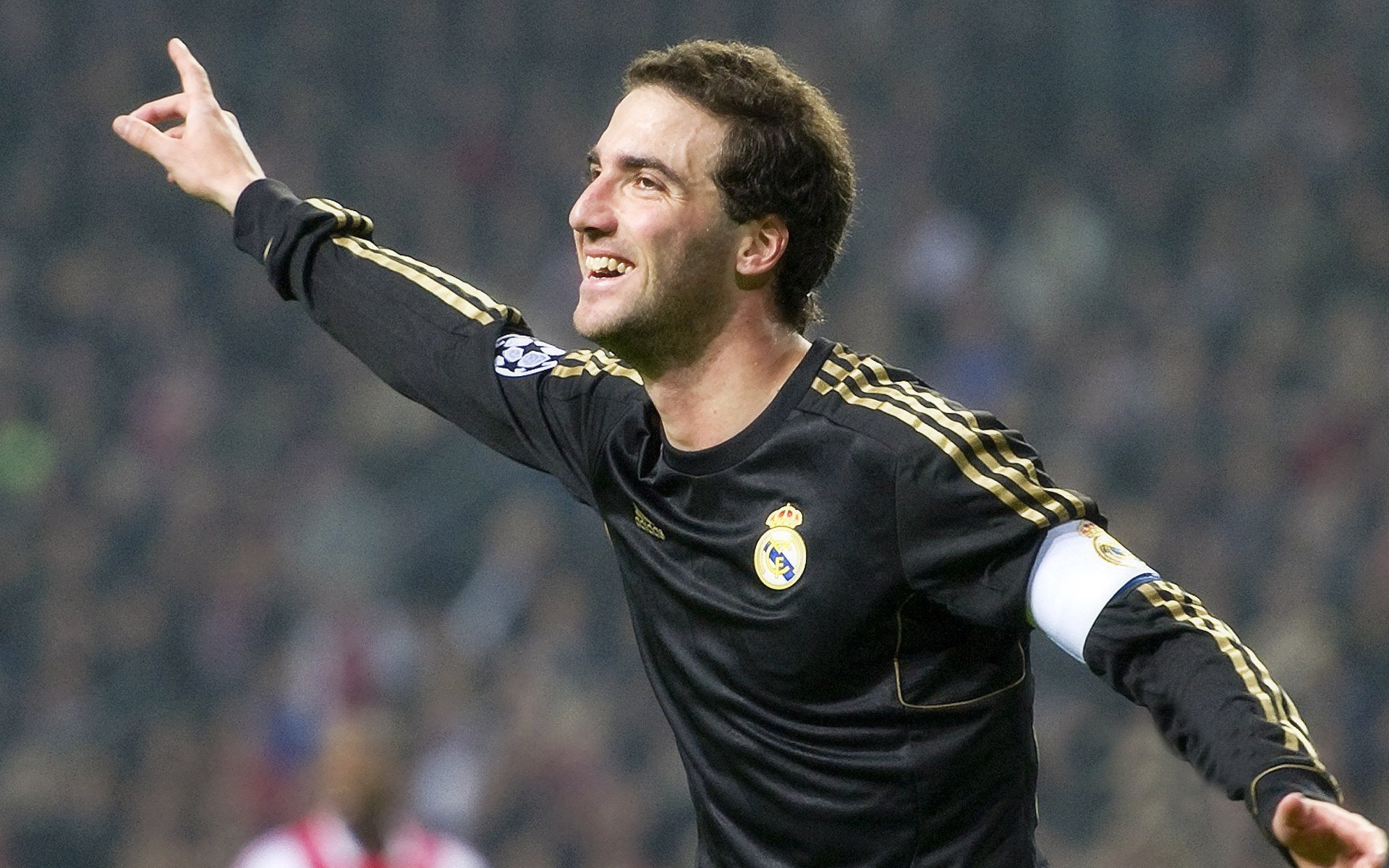 亚泰为降级致歉:财务危机影响保级进程!力争1-2年重返中超,亚泰集团行情