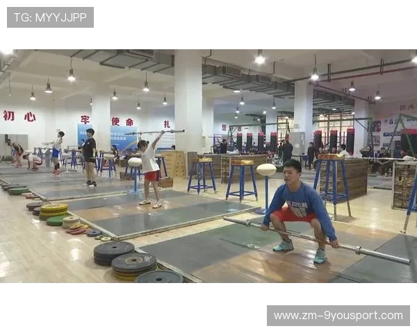 举重俱乐部加强青少年训练计划与家庭沟通机制,举重专项训练 举重俱乐部加强青少年训练计划与家庭沟通机制,举重专项训练